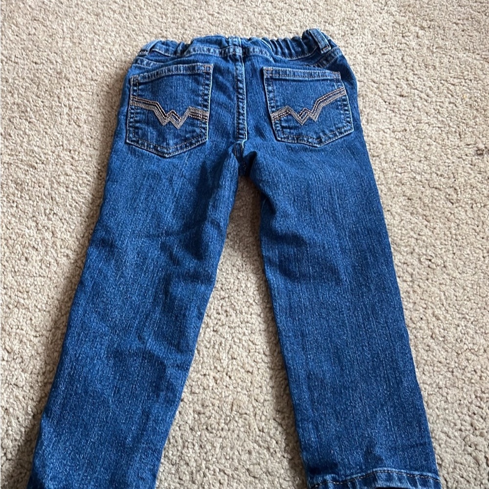 Wrangler size 4t jeans like new.